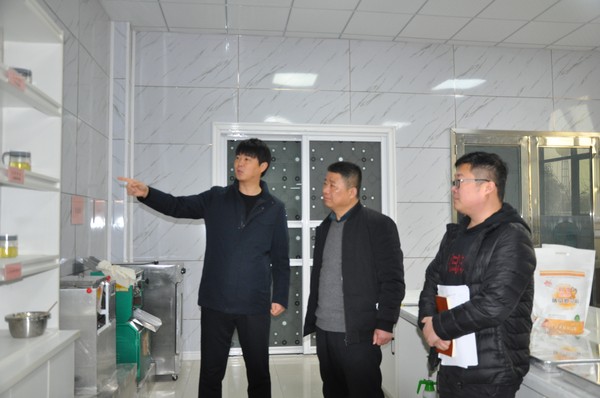 濉溪县百善镇人大代表视察规上企业贯彻省市开年首会精神照片2.jpg